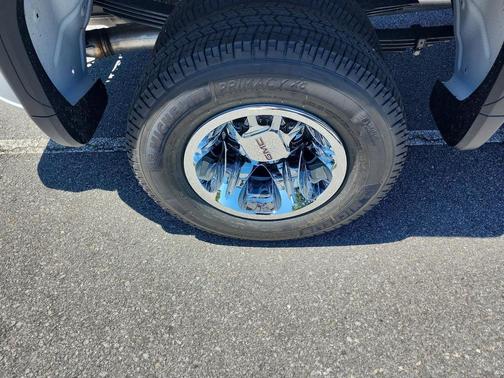 Summit White 2026 GMC Sierra 3500 SLE