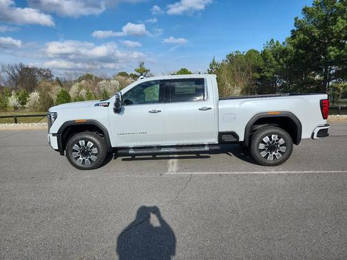 Glacier White Tricoat 2026 GMC Sierra 2500 Denali