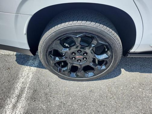 Summit White 2026 GMC Yukon Denali