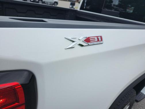 Summit White 2024 GMC Sierra 1500 SLT