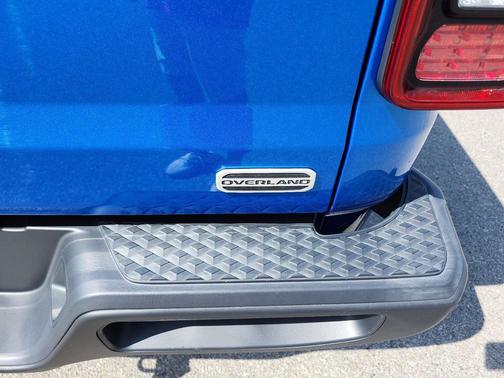 Hydro Blue Pearlcoat 2021 Jeep Gladiator Overland