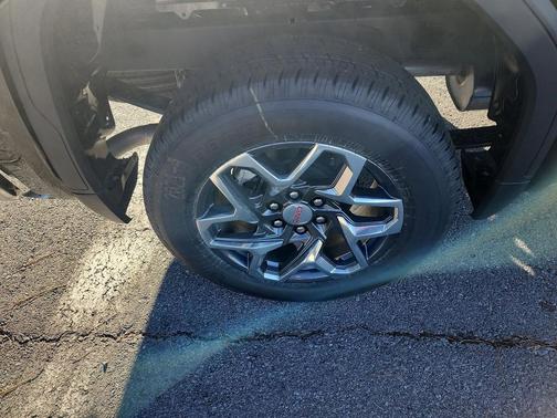 Onyx Black 2026 GMC Sierra 1500 SLE