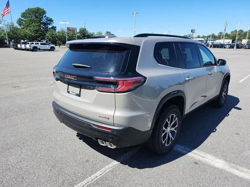 2026 GMC Acadia AWD AT4