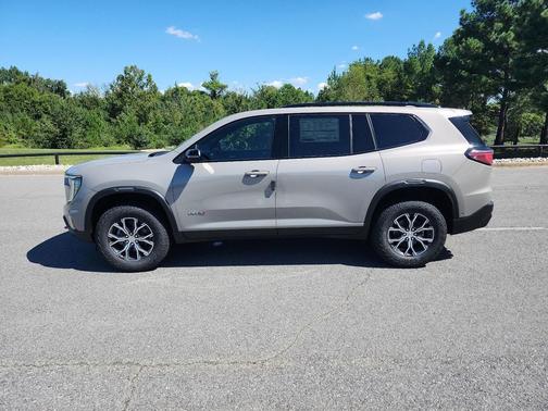 2026 GMC Acadia AWD AT4