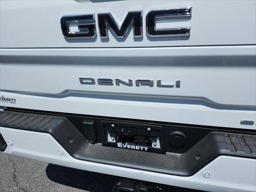 2025 GMC Sierra 2500 Denali Ultimate