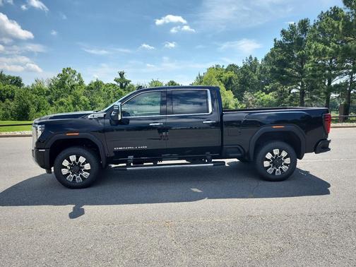2025 GMC Sierra 2500 Denali