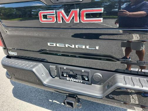 2025 GMC Sierra 2500 Denali