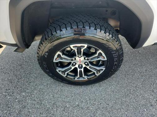 2024 GMC Canyon Base