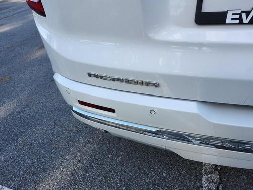 2020 GMC Acadia Denali