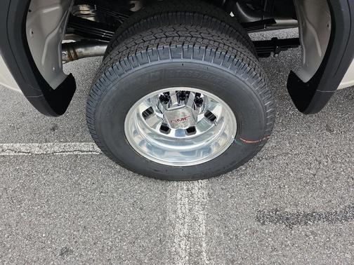 2026 GMC Sierra 3500 SLE