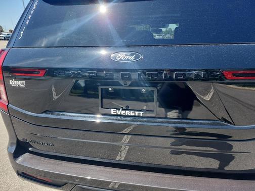 Dark Matter Gray Metallic 2025 Ford Expedition Platinum