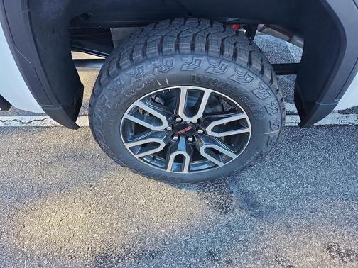 Summit White 2026 GMC Sierra 1500 AT4