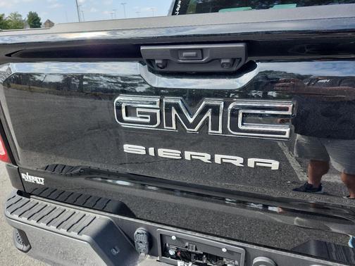 Onyx Black 2026 GMC Sierra 1500 SLE