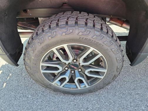 Summit White 2026 GMC Sierra 1500 AT4
