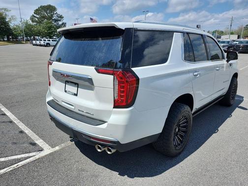White Frost Tricoat 2024 GMC Yukon Denali