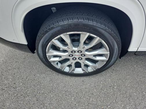 White Frost Tricoat 2025 GMC Acadia Denali