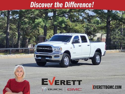 Bright White Clearcoat 2022 RAM 2500 Tradesman Crew Cab 4x4 6'4' Box