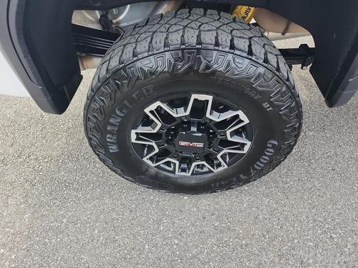 2024 GMC Sierra 2500 AT4X