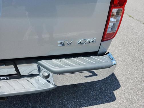 Brilliant Silver 2018 Nissan Frontier SV