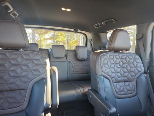 2025 Nissan Armada Platinum 4WD