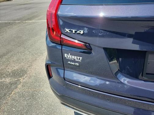 2024 Cadillac XT4 Premium Luxury