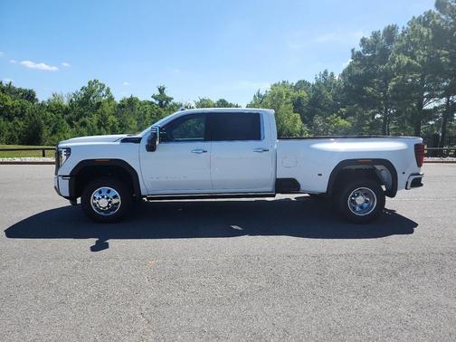 2025 GMC Sierra 3500 Denali