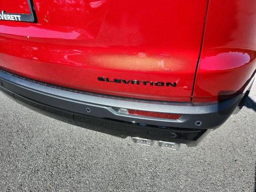 2026 GMC Acadia Elevation FWD