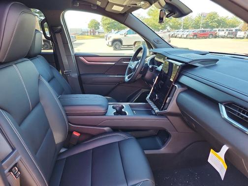 2026 GMC Acadia Elevation FWD