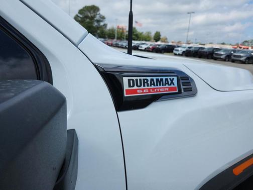 Summit White 2026 GMC Sierra 2500 AT4