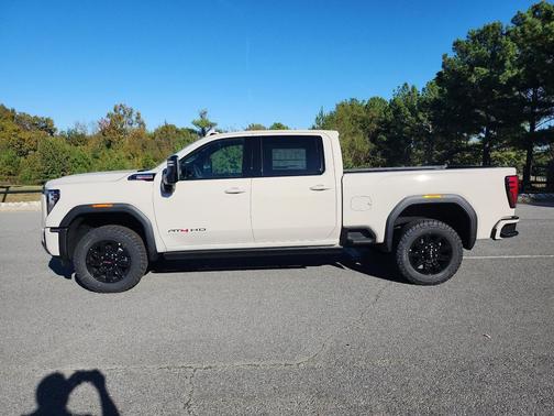 2026 GMC Sierra 2500 AT4