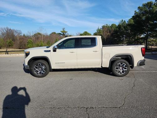 Coastal Dune 2026 GMC Sierra 1500 SLE