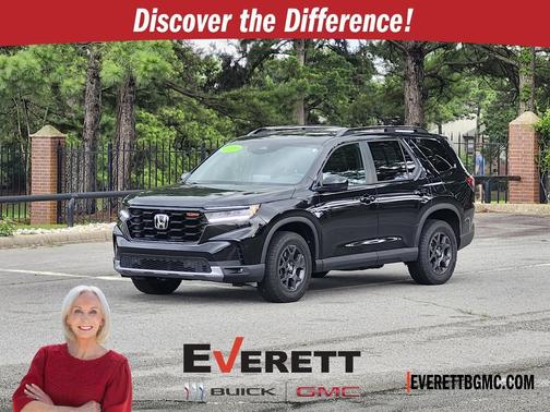 Crystal Black Pearl 2024 Honda Pilot TrailSport