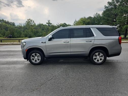 2023 GMC Yukon SLE