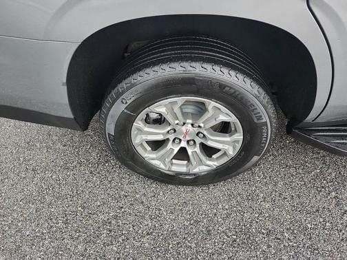 2023 GMC Yukon SLE