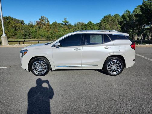 2024 GMC Terrain Denali