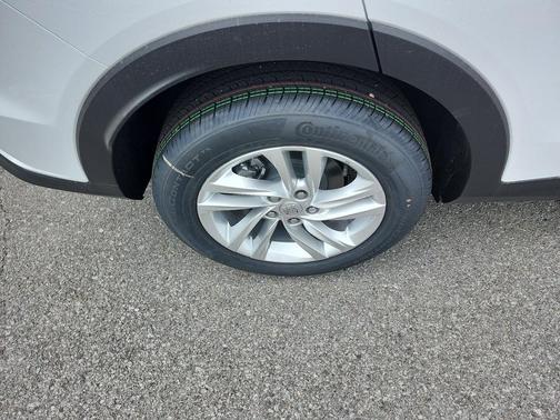 Summit White 2026 Buick Envista Preferred FWD