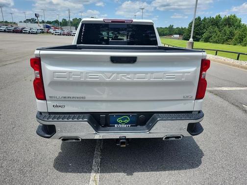 Crystal White Tricoat 2025 Chevrolet Silverado 1500 LTZ