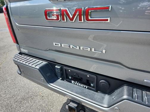 2024 GMC Sierra 2500 Denali