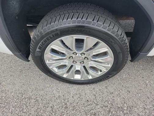 White Frost Tricoat 2019 GMC Sierra 1500 Denali