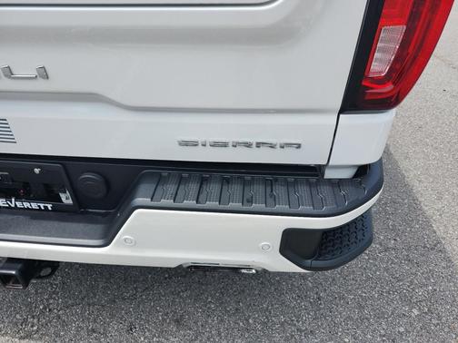 White Frost Tricoat 2019 GMC Sierra 1500 Denali