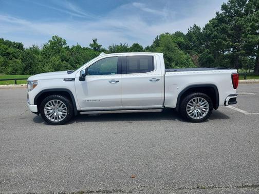 White Frost Tricoat 2019 GMC Sierra 1500 Denali