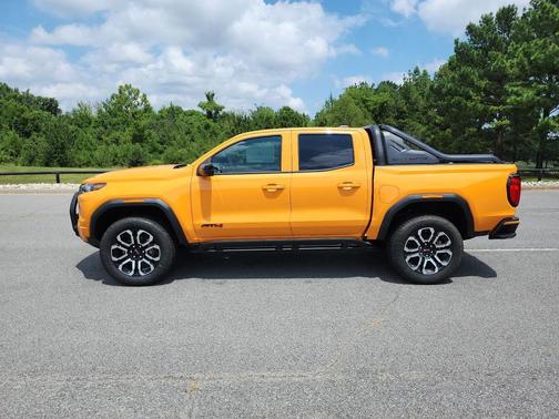 2025 GMC Canyon AT4
