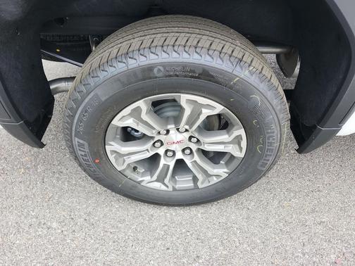 Summit White 2026 GMC Sierra 1500 SLT