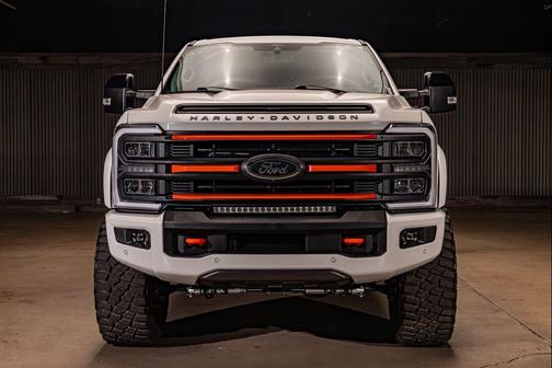 Star White Metallic Tri-Coat 2024 Ford F-250 Lariat