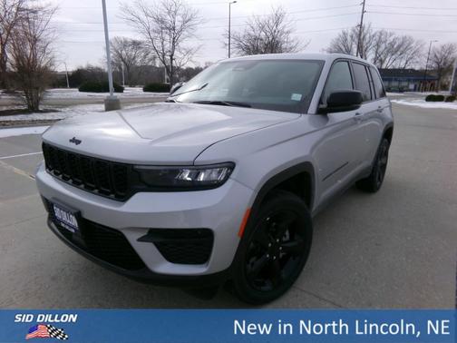 2025 Jeep Grand Cherokee Laredo