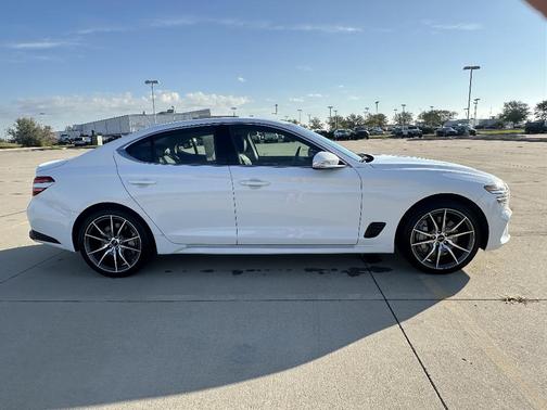 2025 Genesis G70 2.5T