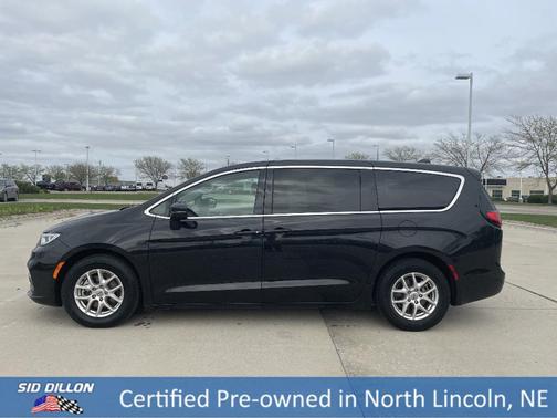 2023 Chrysler Pacifica Touring-L