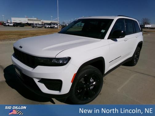 2025 Jeep Grand Cherokee Laredo