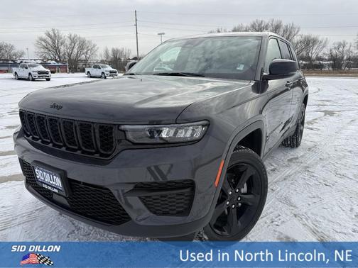 2025 Jeep Grand Cherokee Laredo