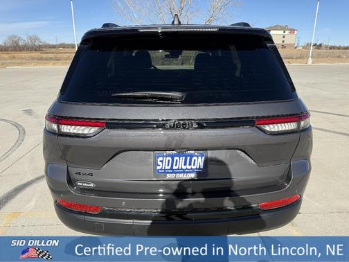 2025 Jeep Grand Cherokee Laredo